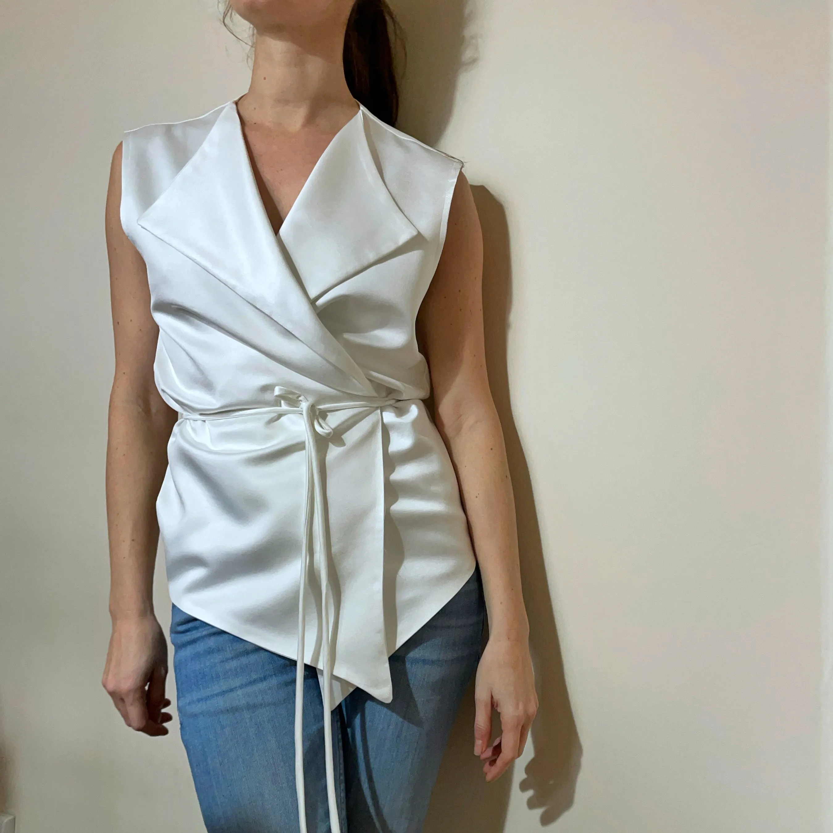 FESTIVE WRAPVEST WHITE SATIN