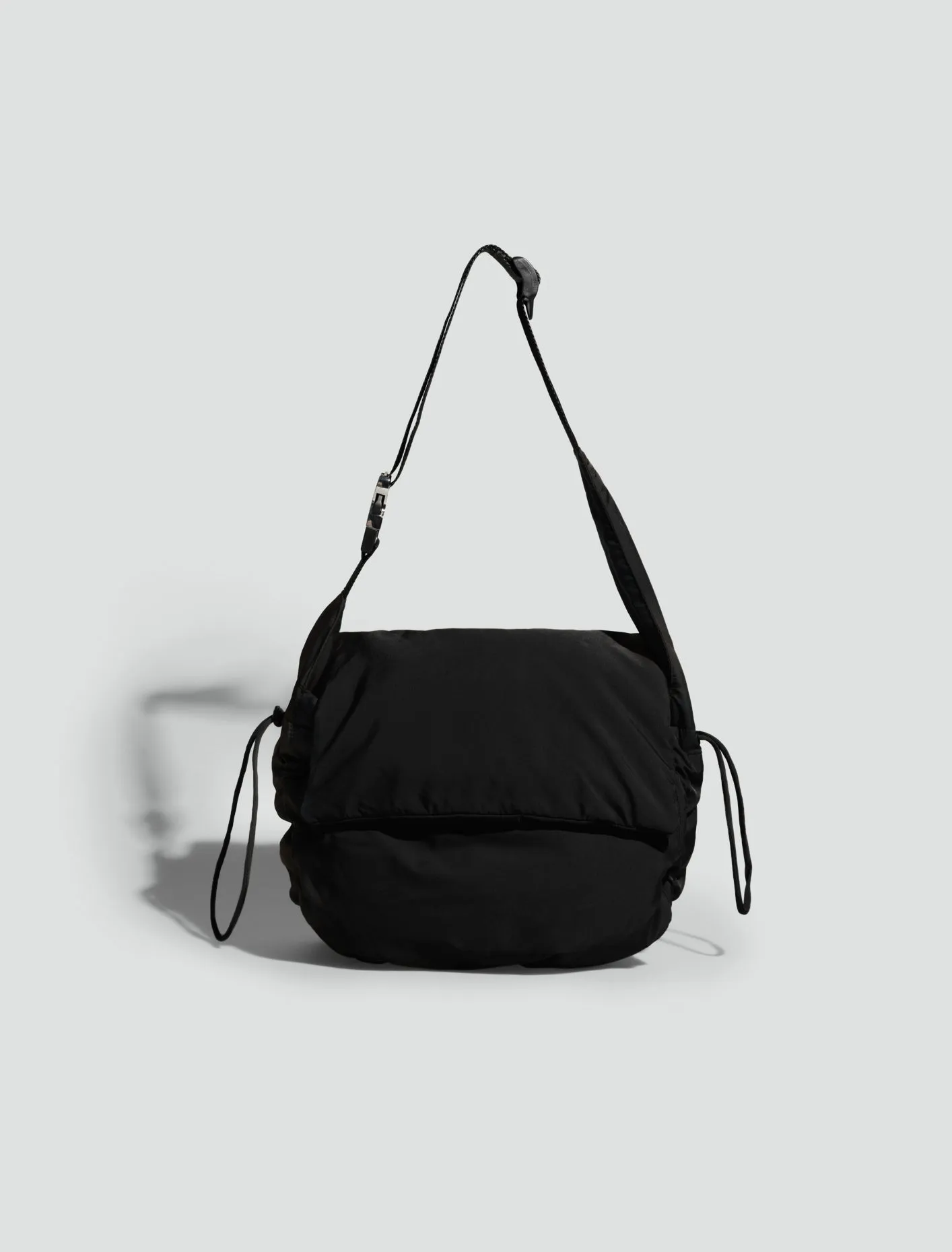 SUPER Messenger in Black Recycled Polyester